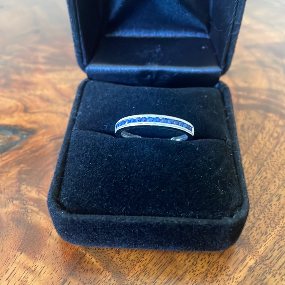 Channel set sapphire white gold ring - Picture 2 of 5